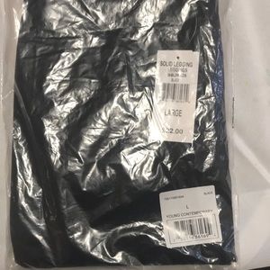 1 pair black large leggings